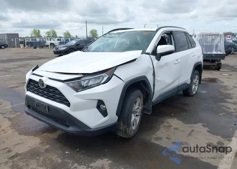2021 Toyota Rav4 Xle z USA, uszkodzony, nr VIN 2T3P1RFV9MW185380